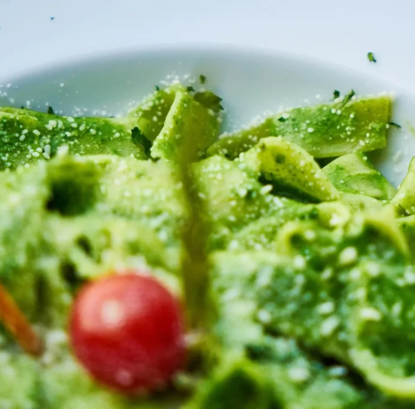 Martina Pesto Genovese mit Mörser
